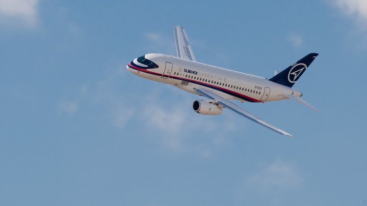 Что известно о крушении пассажирского Superjet 100 в Подмосковье: подробности