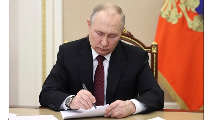 Путин подписал указ о возможности выдворения жителей новых регионов без гражданства России