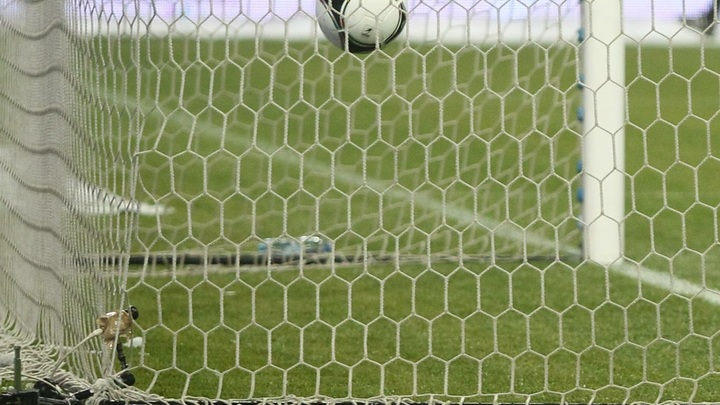 Прострел, стык - всё: 23-летний футболист замертво рухнул на поле