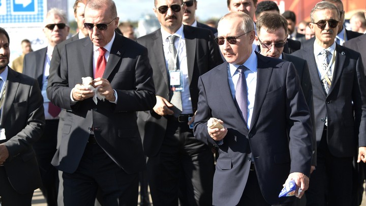 Нечерноморцам проход закрыт. Турция хлопнула дверью перед военными кораблями НАТО