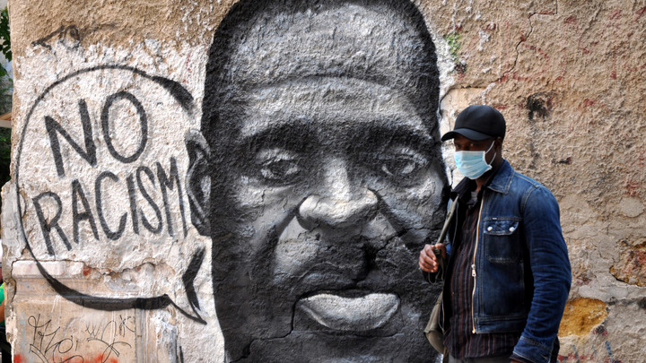 Это хотя бы какая-то справедливость: Байден позвонил семье Флойда после суда над полицейским