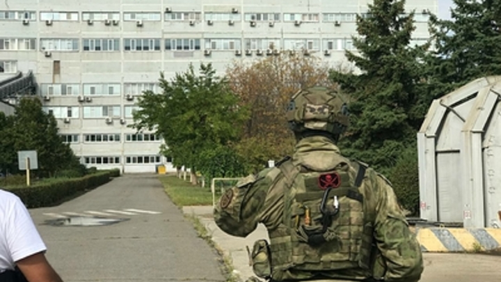 В результате обстрела Запорожской АЭС пробит энергоблок