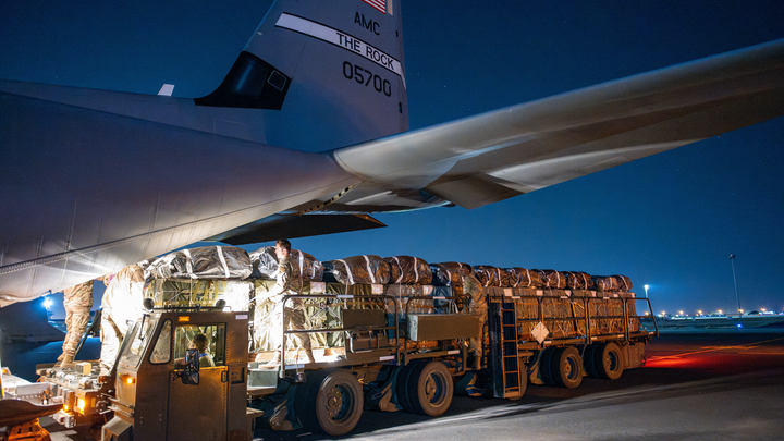 Тайная схема рассекречена: Как США незаметно закинули небратьям 160 тонн груза