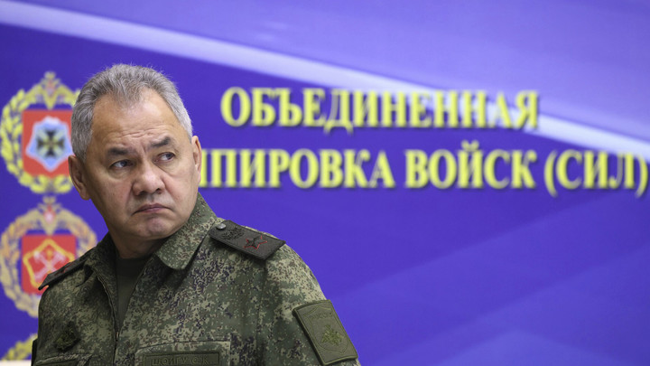 Шойгу поставил задачу держать на особом контроле поставку боеприпасов в зону СВО