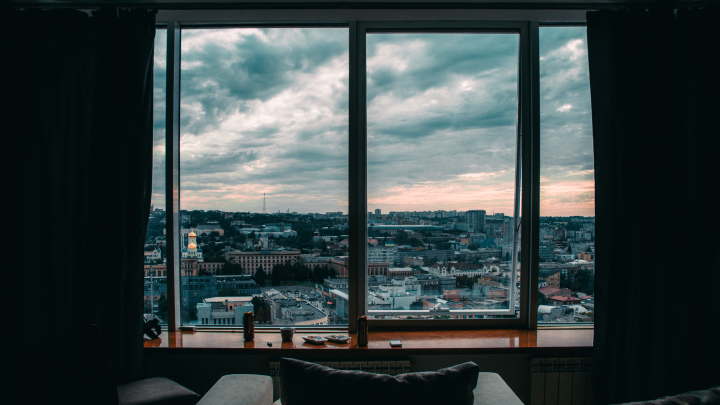 Семья с детьми из Ленобласти рассказала, как выдержала налёт беспилотников