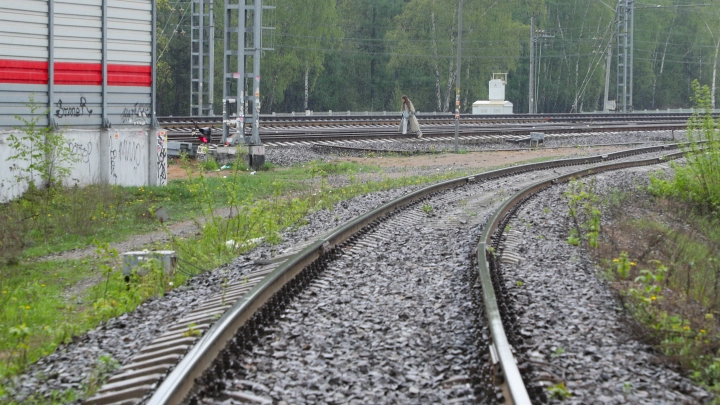 Под Новосибирском на участке железной дороги съехала насыпь