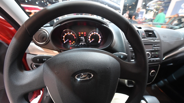 Довели до ручки: АвтоВАЗ прекращает выпуск Lada с автоматической коробкой передач