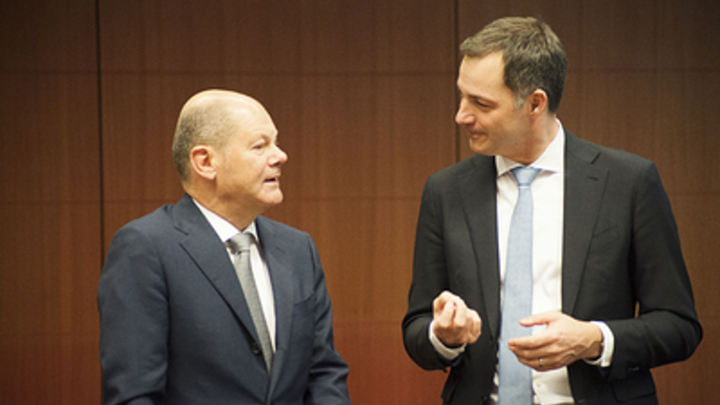 NYT: готовившие переворот в Германии планировали убийство канцлера ФРГ Шольца