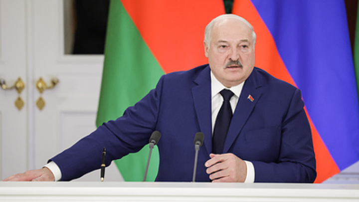 Лукашенко рассказал о попытках Запада разрушить экономику Белоруссии