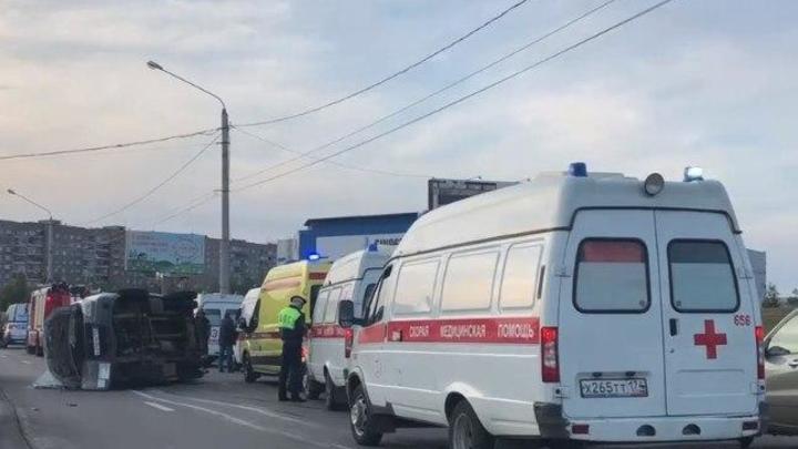 В Магнитогорске перевернулась маршрутка
