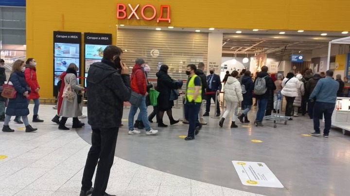В Самаре гигантские очереди в IKEA: как в последний раз
