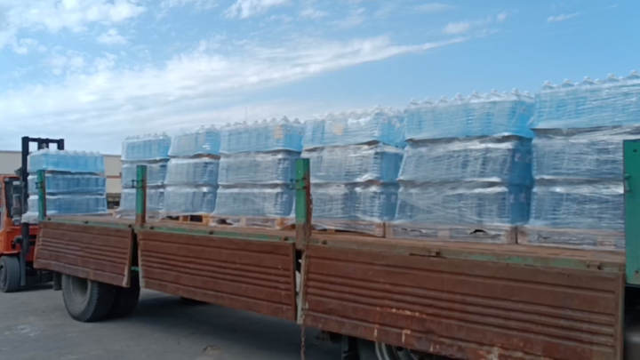 В два населённых пункта на Херсонщине доставили бутилированную воду