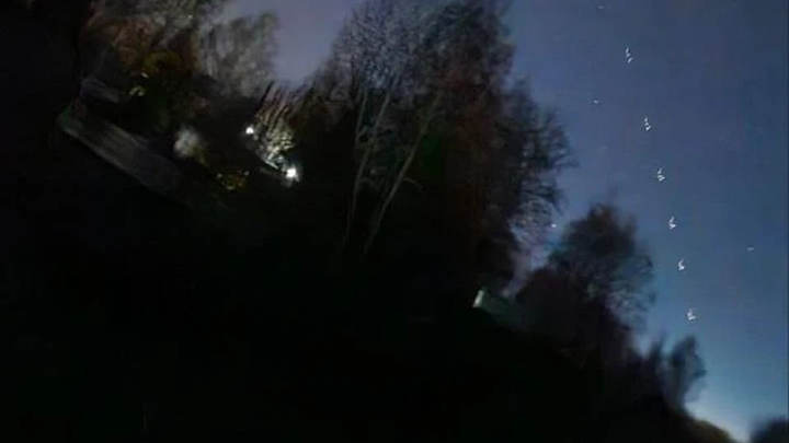 Жителей Кузбасса испугали десятки неизвестных объектов на небе