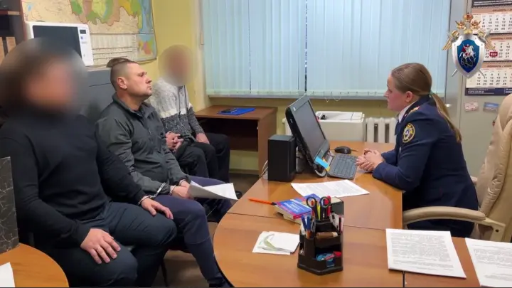 Экс-главу красноярской ГАИ обвинили во взятках за красивые номера