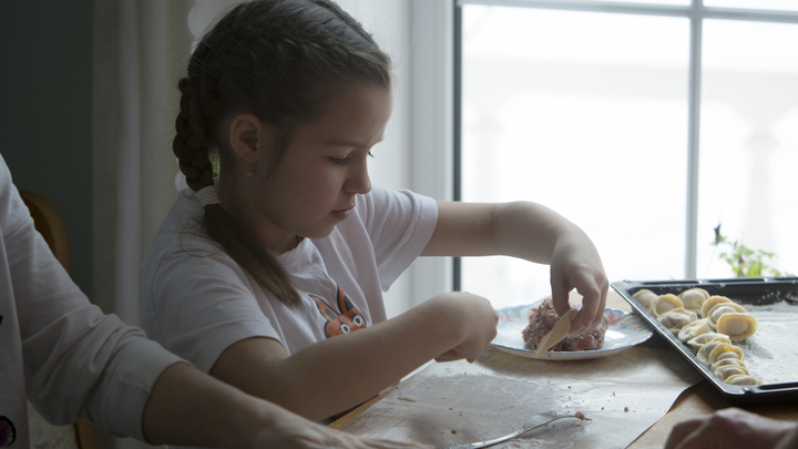 Полька выгнала из своего дома украинскую беженку за то, что она активно лепила пельмени