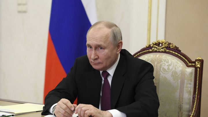 Самый трогательный момент встречи Путина с многодетными семьями. Малышка перехватила всё внимание
