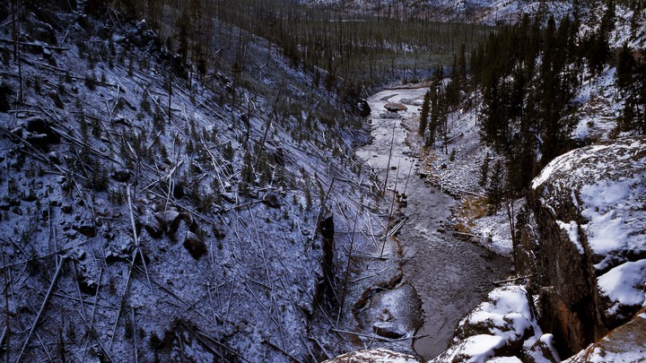 В МЧС уточнили масштабы оползня, сошедшего на дорогу в Сочи