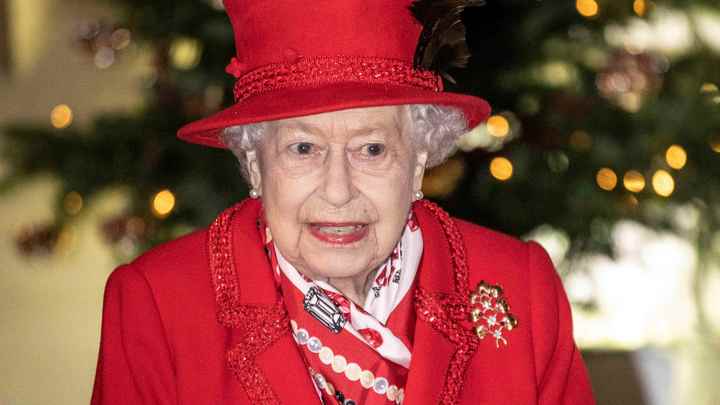 Королеве вкололи. Боже, храни королеву: Елизавету II привили от COVID-19