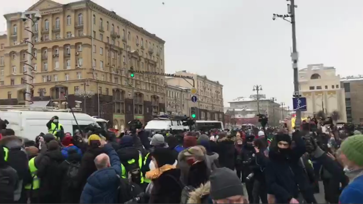 На корреспондента Царьграда напали на акции протеста в Москве