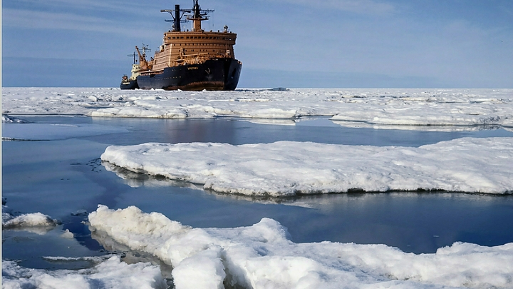 Мужчина, два месяца дрейфовавший в Охотском море, выписан из больницы домой