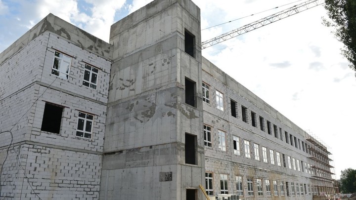 В поселке Российском Краснодара территорию школы готовят к благоустройству