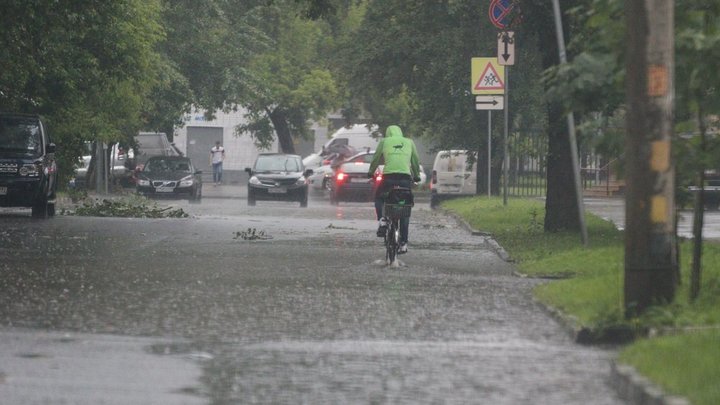 На Кубани прогнозируют сильные ливни с грозой и ураганным ветром