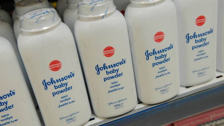 Johnson&Johnson полвека скрывала, что детская присыпка вызывает рак - СМИ