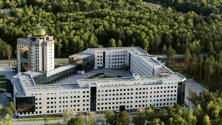 Нобелевский лауреат по физике из Японии попросился на работу в России