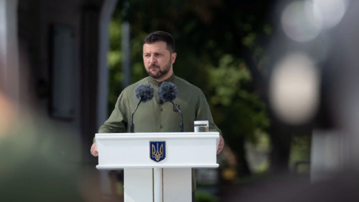 До мира далеко: Экс-аналитик ЦРУ предрёк Зеленскому восстание ВСУ