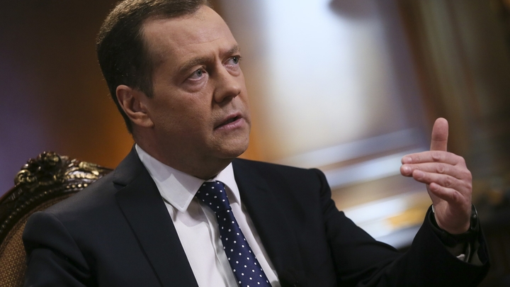 Медведев посоветовал украинцам разорвать брачный союз: “Ваш роман закончен”