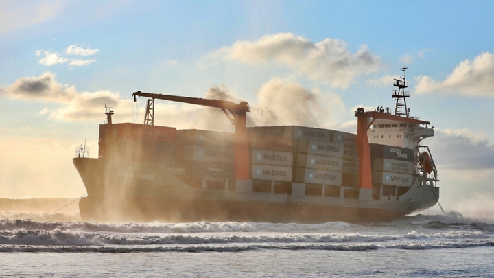 В Турции заявили о севшем на мель в Босфорском проливе судне с Украины