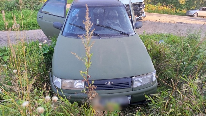 В Емецке не смогли разъехаться два автомобиля