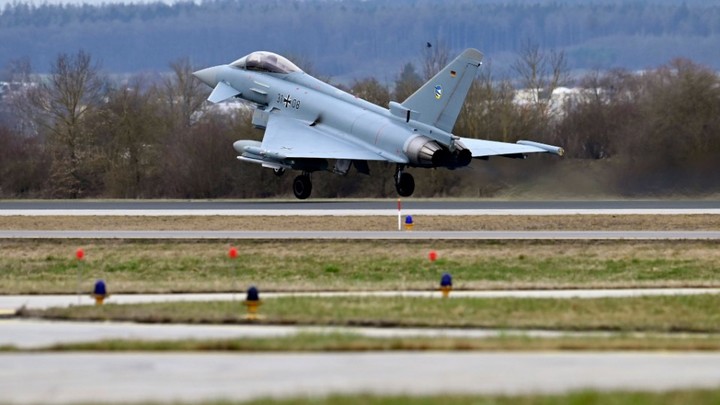 Русский удар в ответ на немецкую пакость: Самолёт бундесвера закипел