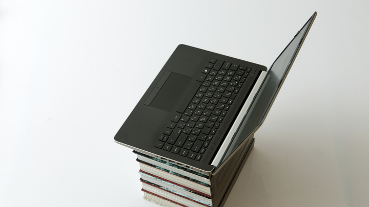 Миллион ноутбуков пылится на складах: Цены на гаджеты могут упасть из-за боязни санкций