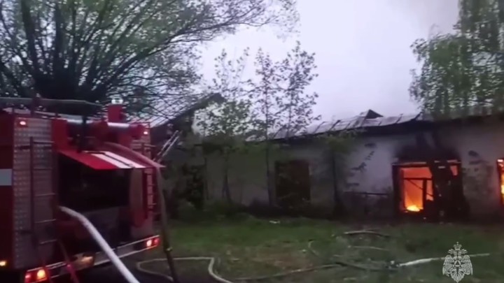 Пожар произошел в усадебном комплексе Баташевых в Рязанской области