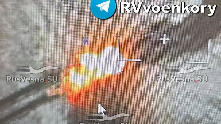 На видео сняли горящий у границ Белгородской области танк ВСУ