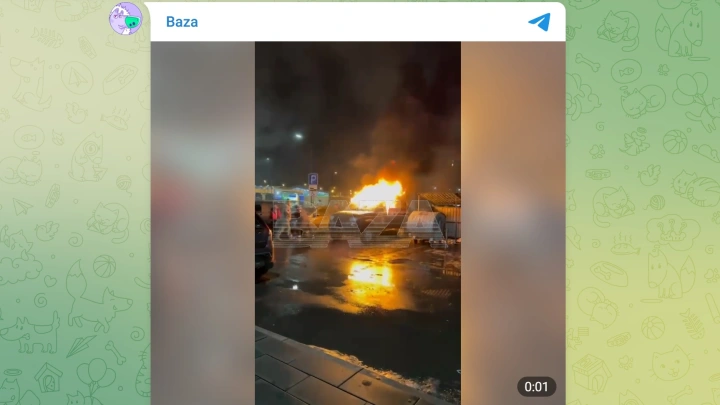 Появилось видео горящего после поджога военного автомобиля в Новой Москве