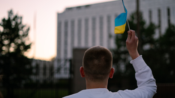 Боевик ВСУ призвал украинцев не расстраиваться из-за потери южной части Бахмута