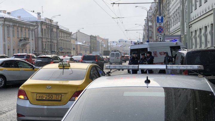 Доплата за коронавирус: в Москве таксист подвёз китайца за 6 тысяч рублей