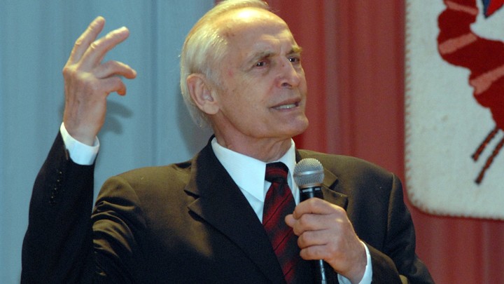 Гражданской позиции никогда не скрывал: Песков рассказал об отношениях Ланового и Путина