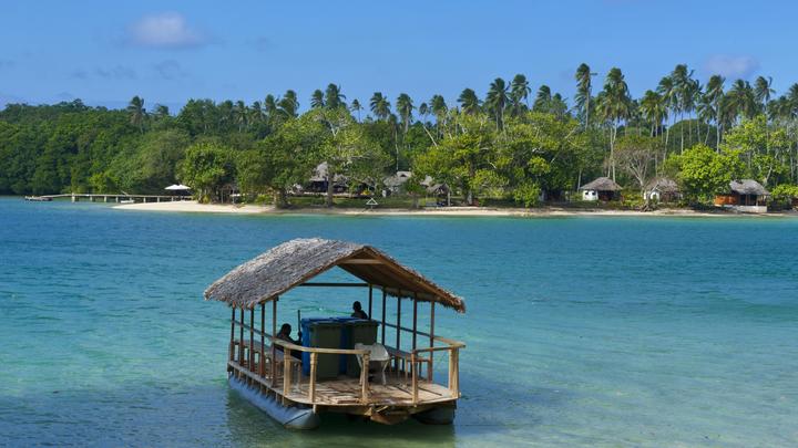 Кругосветка русских туристов неожиданно оборвалась в Океании. Пришлось вмешаться дипломатам