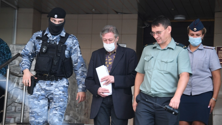 Тюремный эксклюзив от Ефремова: на волне слухов об УДО фанаты скупают поделки актера