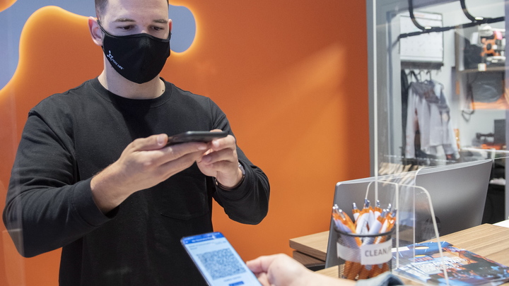 В России создали петицию против QR-кодов: Дискриминация и унижение достоинства