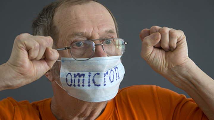 Вирусолог указал на особенность омикрона: Можно было и не прививаться