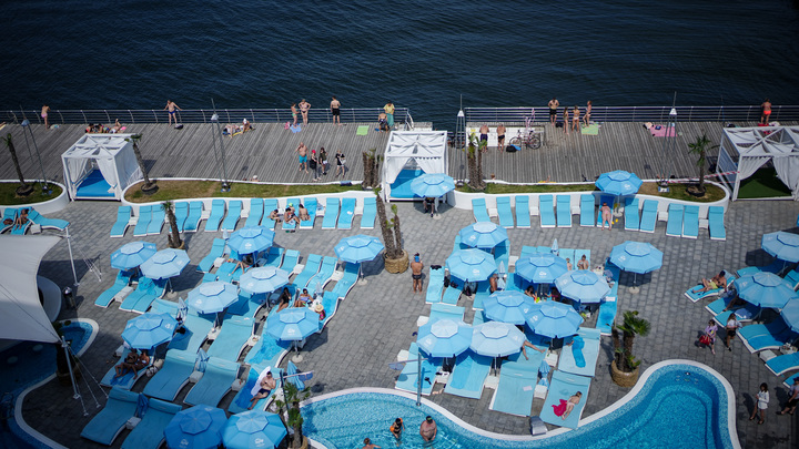 Одесситам начали раздавать повестки в армию прямо на пляжах