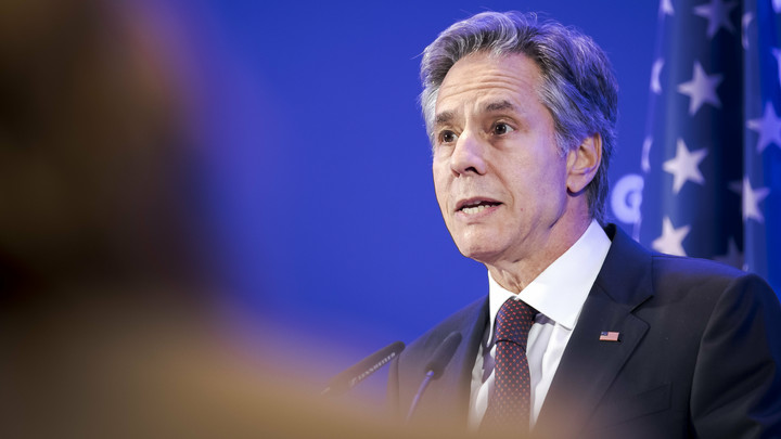 Блинкен заявил о позиции США по потолку цен на нефть. Русские предупредили: Сядут в лужу