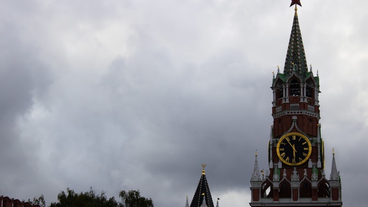 Красную площадь перекрыли забором. Пригонят танки