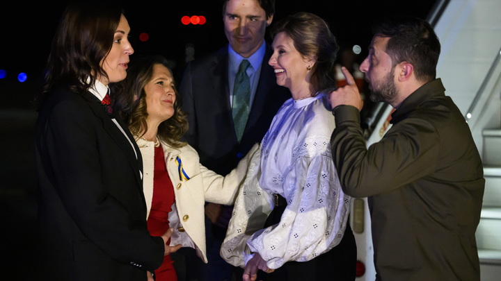 Канадцы гонят - власти рукоплещут: Зеленский плюнул на могилу деда