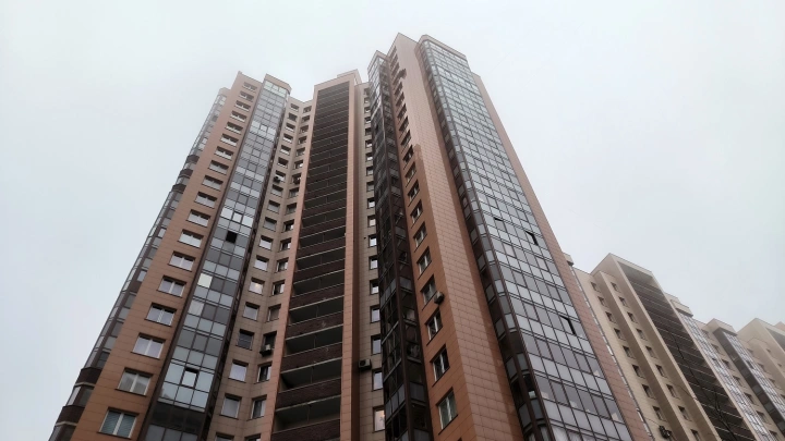 Мужчина избил и вытолкнул в окно свою подругу в Новой Москве