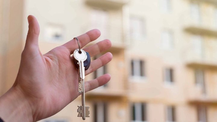 В Краснодаре 20 семей из сгоревшего дома по Российской получили ключи от квартир